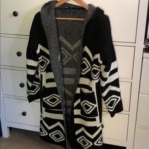 Hooded Black and white geometric knit jacket